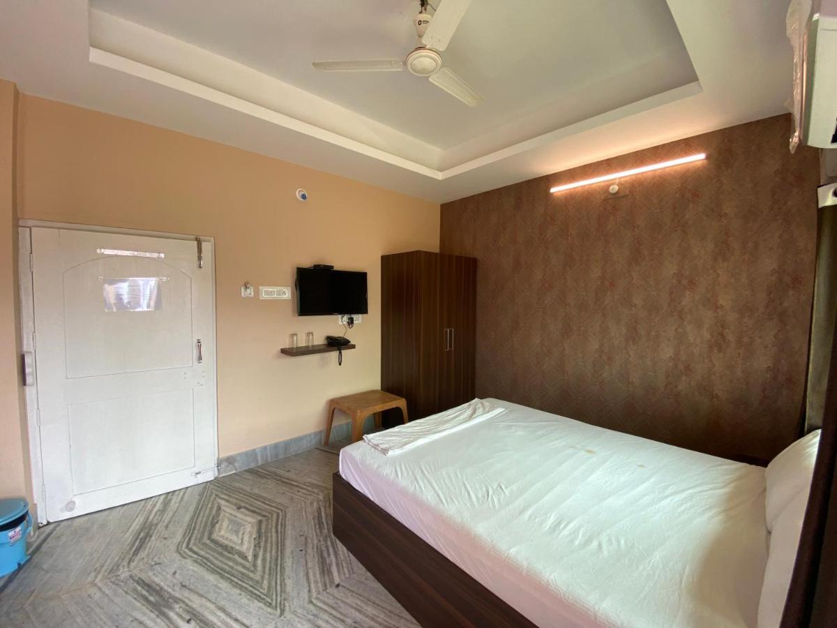 Hotel Aavaas Purî Extérieur photo