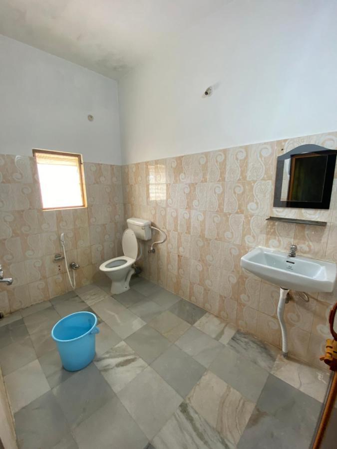 Hotel Aavaas Purî Extérieur photo